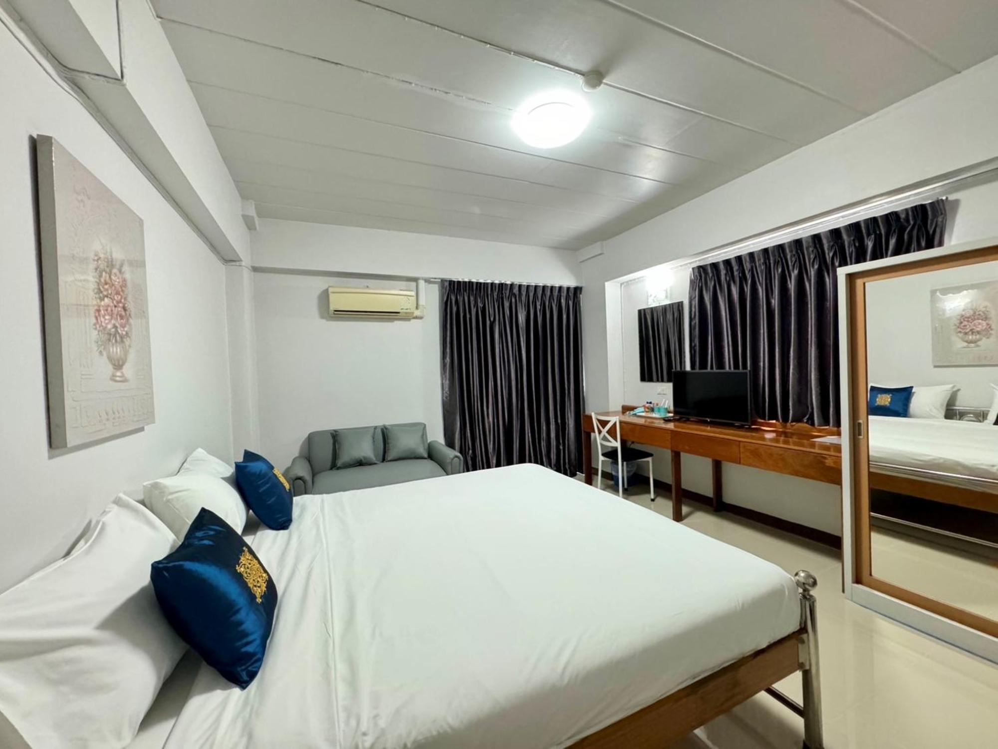 Nicha Residence Hotel Bangkok Ngoại thất bức ảnh