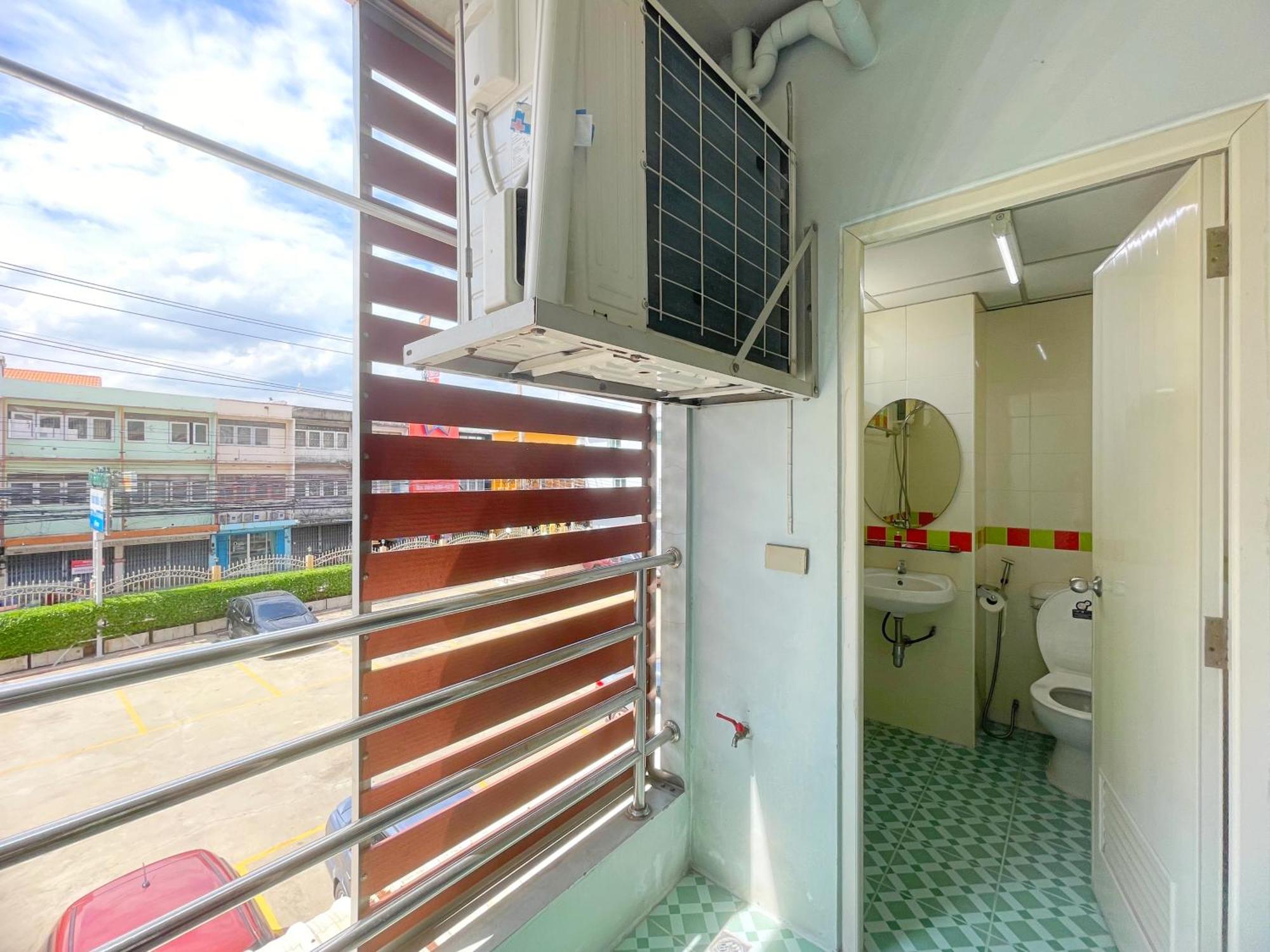 Nicha Residence Hotel Bangkok Ngoại thất bức ảnh