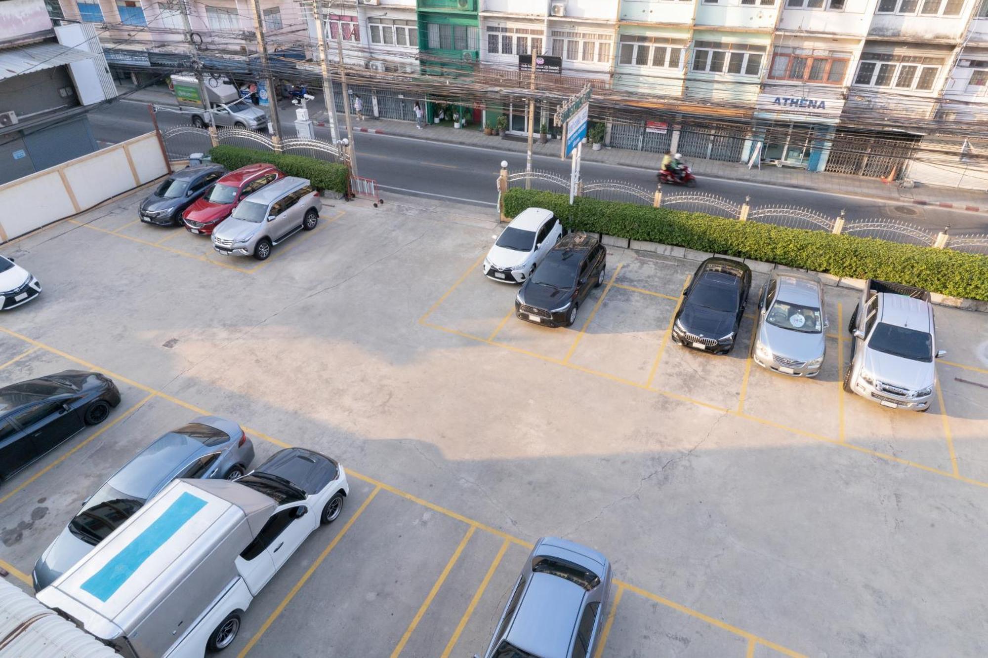 Nicha Residence Hotel Bangkok Ngoại thất bức ảnh
