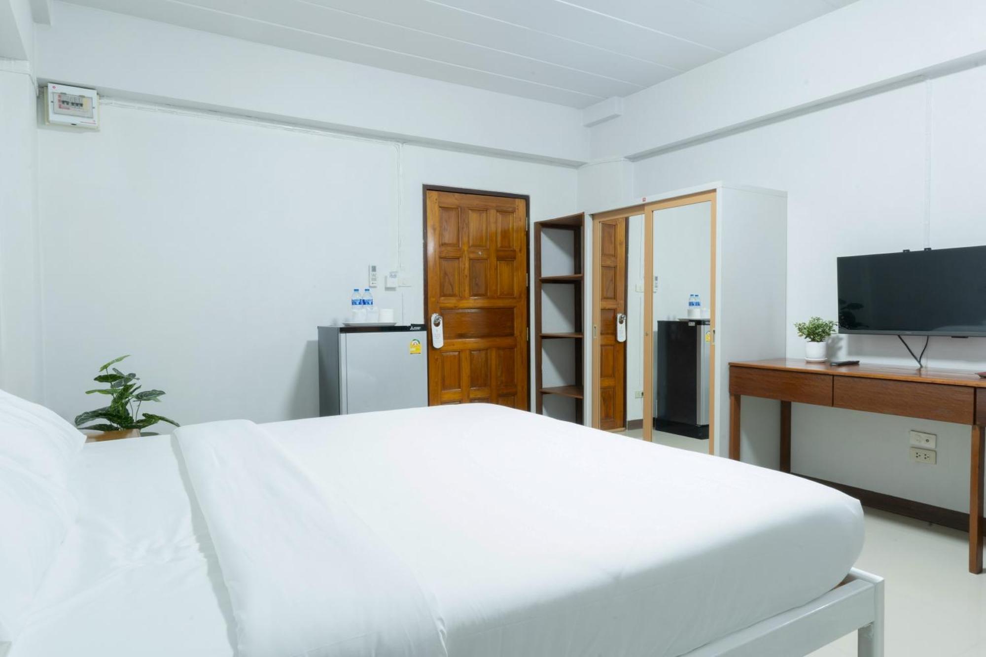 Nicha Residence Hotel Bangkok Ngoại thất bức ảnh