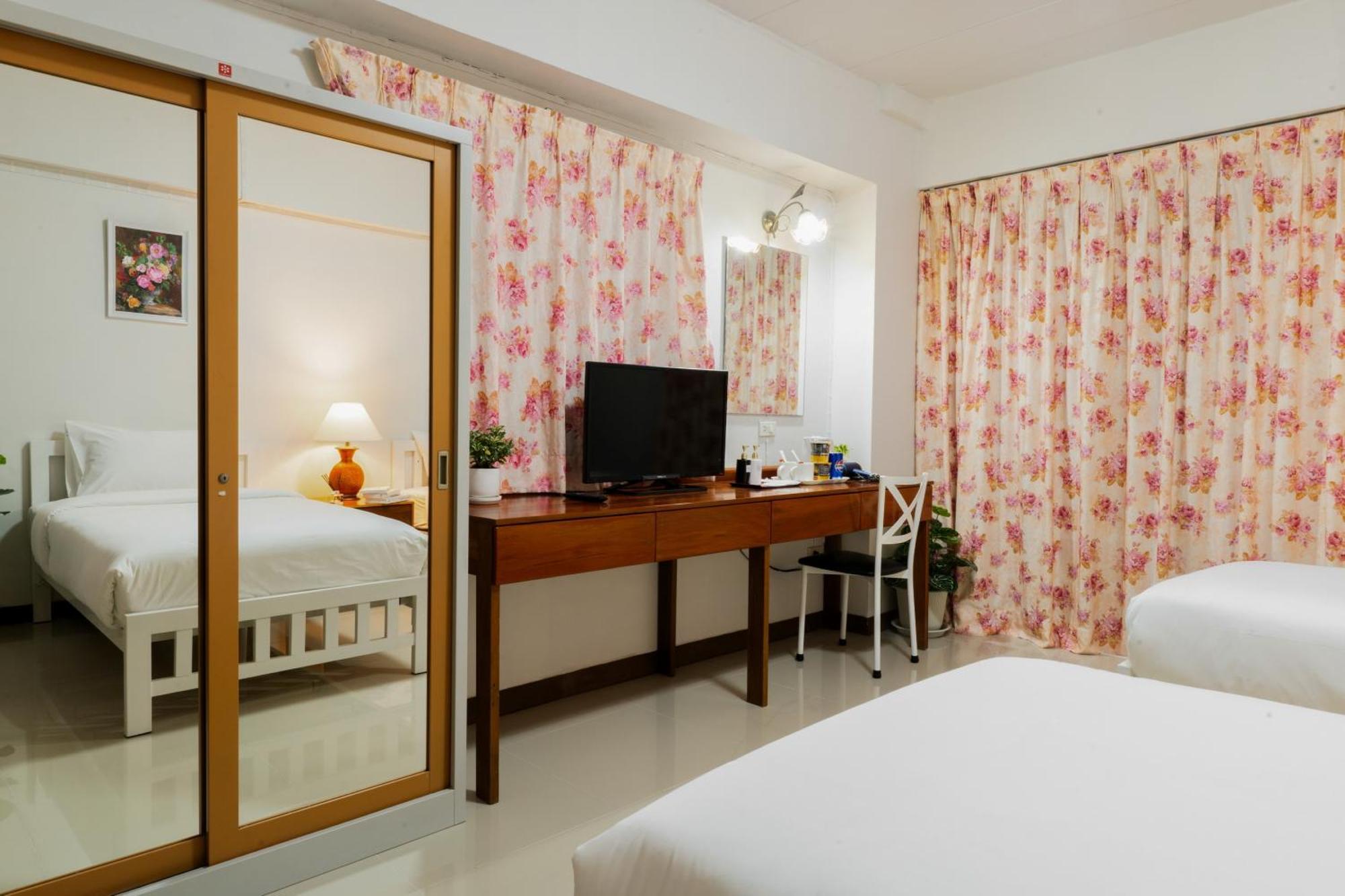 Nicha Residence Hotel Bangkok Ngoại thất bức ảnh