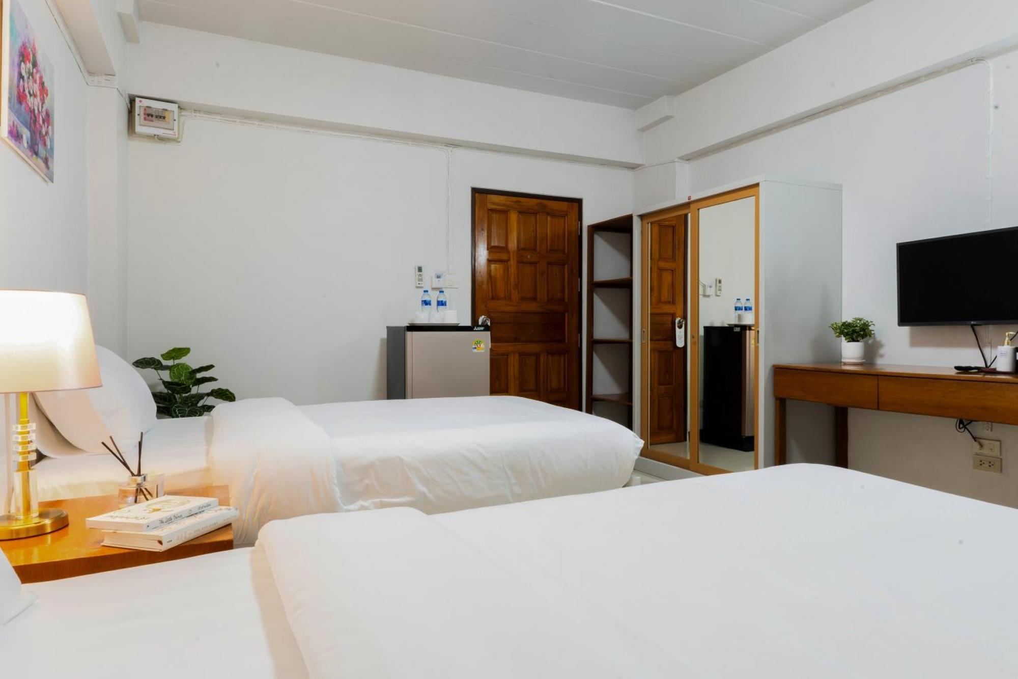 Nicha Residence Hotel Bangkok Ngoại thất bức ảnh